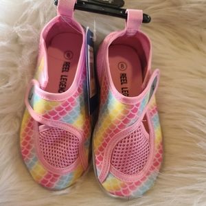 Kids Reel Legends water shoes  sz 8 nwt
